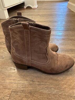 Crown Vintage Kids Suede Ankle Booties in Taupe
